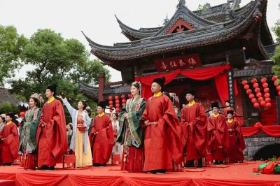 家国同庆 见证幸福! ok138cn太阳集团古天乐程明郭晶夫妻参加绍兴市青年人才水上集体婚礼